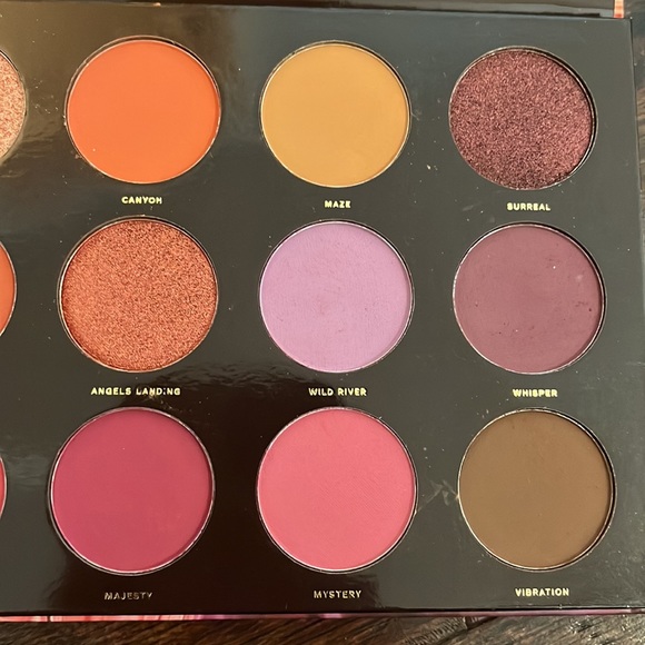 Hipdot’s Zion Pressed Pigment Eye Shadow Palette - Picture 6 of 9